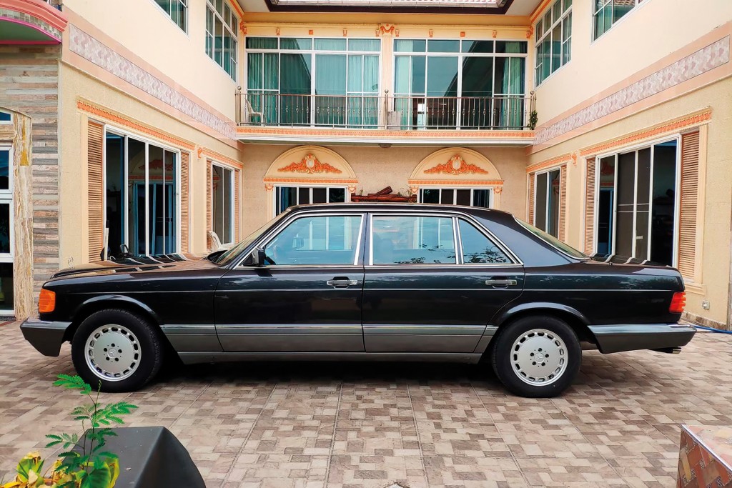 MERCEDES-BENZ 300 SEL 1990 ตำนานคลาสสิค ที่คงความเก๋า และความหรูหรา