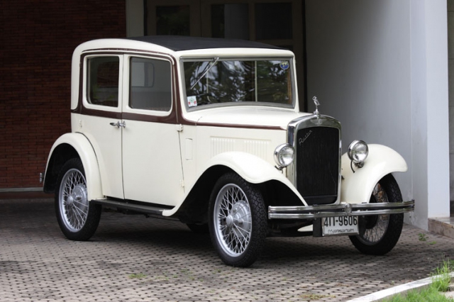 Austin 7 Saloon