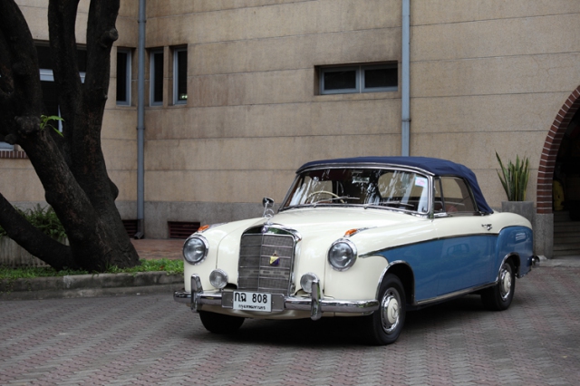 Mercedes-Benz 220 S Cabriolet