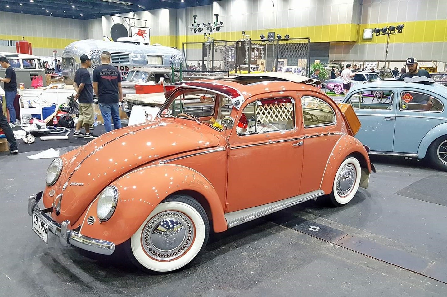 VOLKSWAGEN Beetle