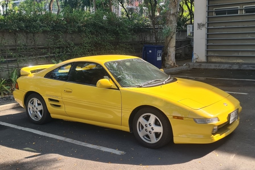 TOYOTA MR2