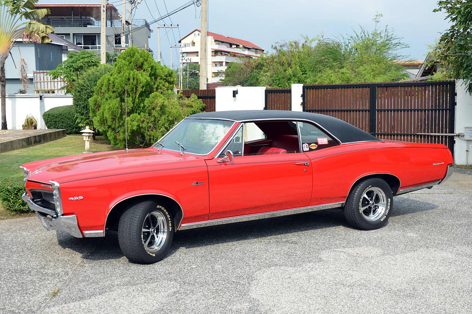 PONTIAC Tempest Custom